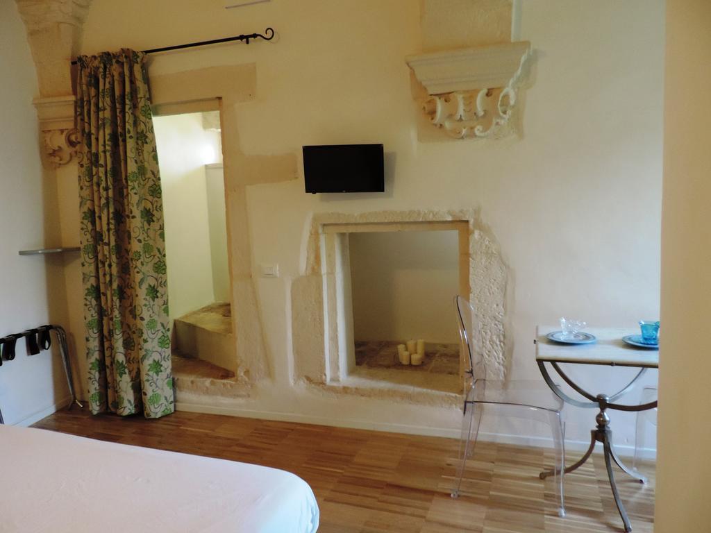 Casa Adele - Dimora Del 1700 Nel Centro Storico Bed and Breakfast Martina Franca Eksteriør billede