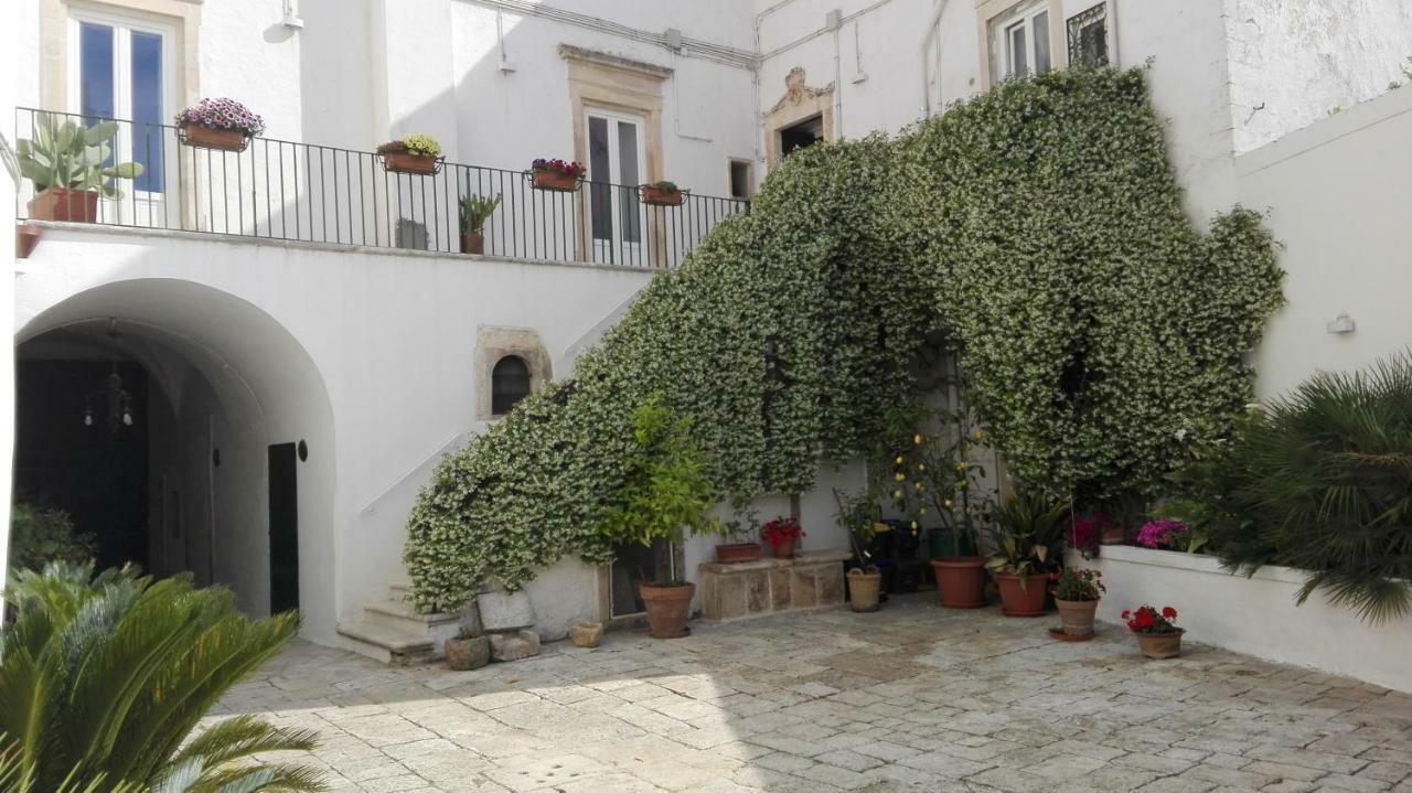 Casa Adele - Dimora Del 1700 Nel Centro Storico Bed and Breakfast Martina Franca Eksteriør billede